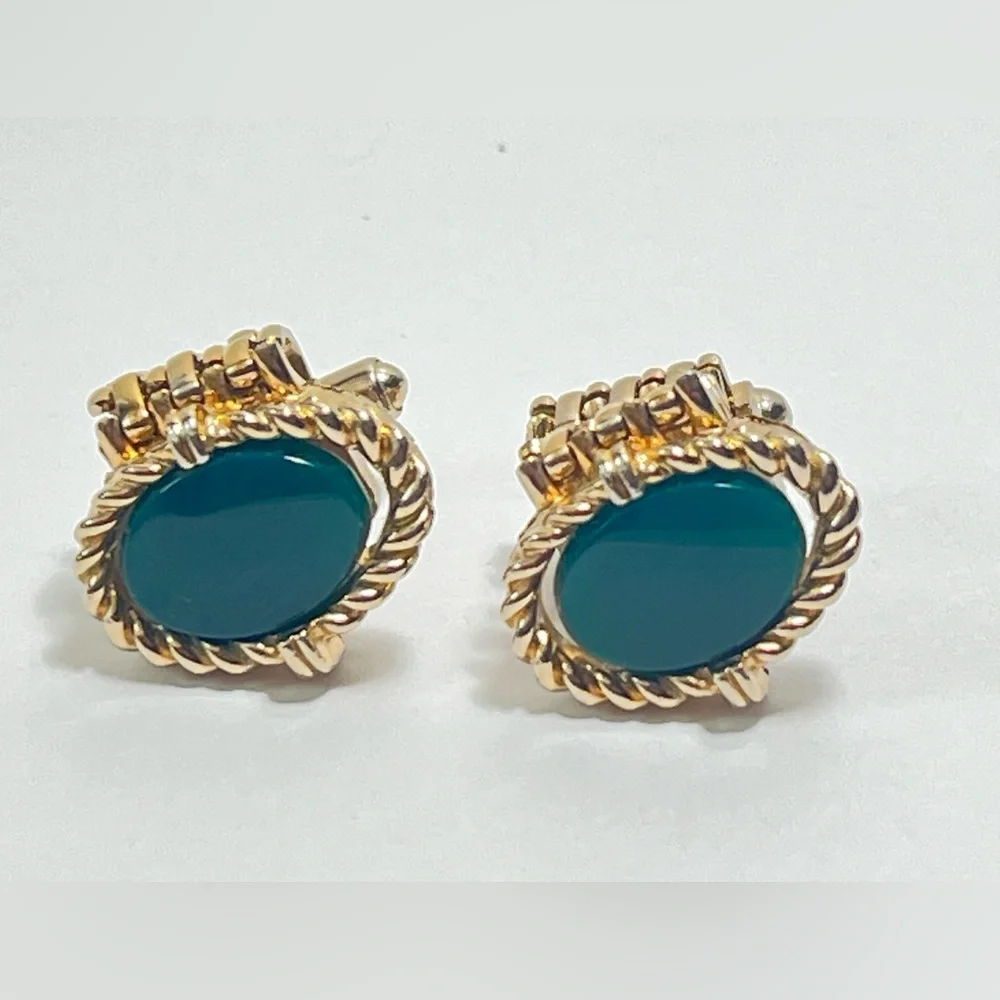 Vintage Gold Tone SWANK Green Stone Chain Mesh Wrap Cufflinks